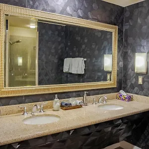  Appart hôtel 2100 Sqft Penthouse W/ Strip Views! Pool Gym
